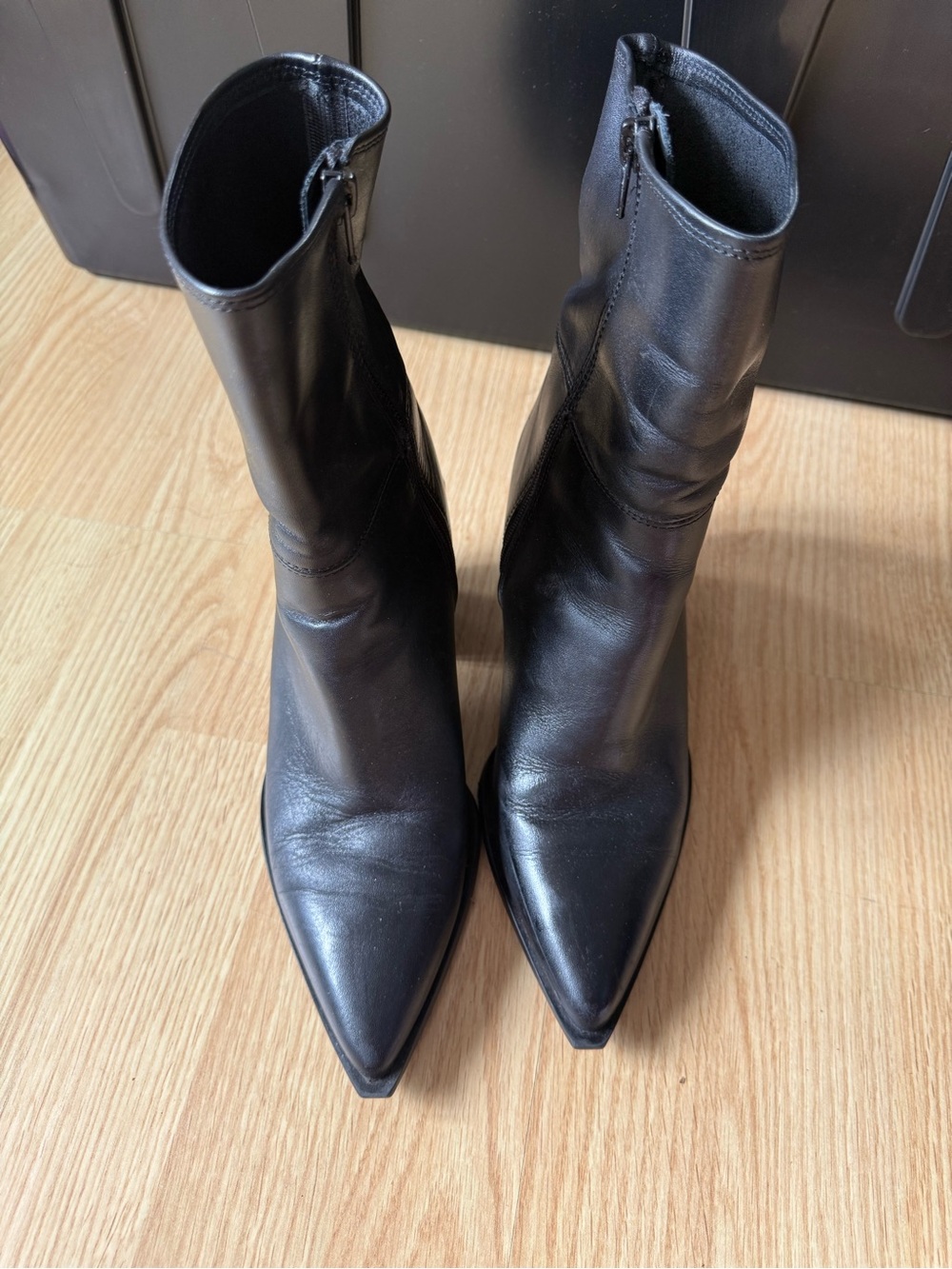 Zara Womens Black Pointed Toe Leather Ankle Boots Size 39 (8.5 US)
